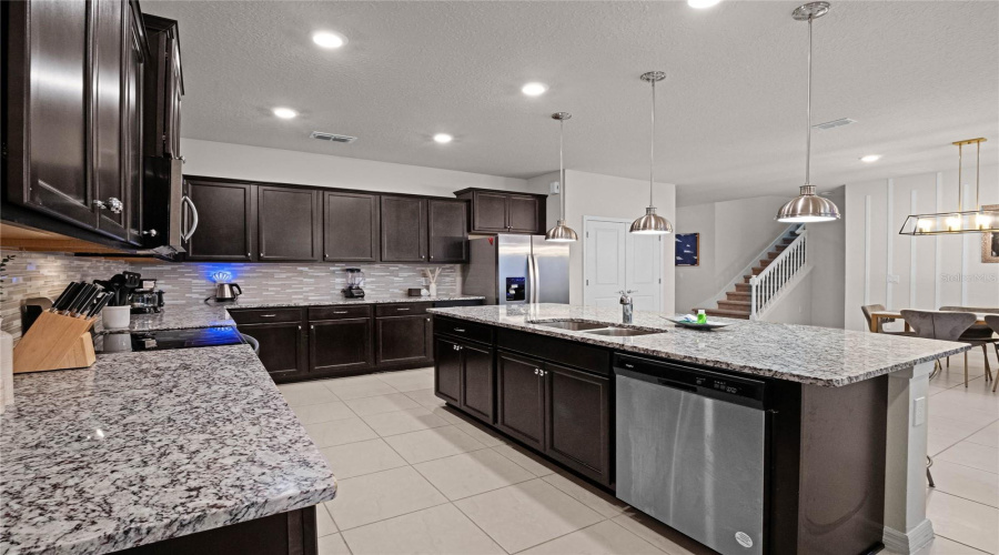 DAVENPORT, Florida 33897, 10 Bedrooms Bedrooms, ,8 BathroomsBathrooms,Residential,For Sale,LANA,0,MFRO6350469