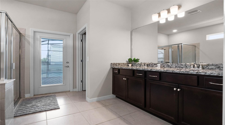 DAVENPORT, Florida 33897, 10 Bedrooms Bedrooms, ,8 BathroomsBathrooms,Residential,For Sale,LANA,0,MFRO6350469