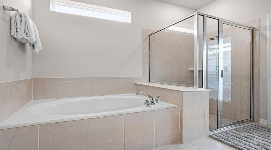 DAVENPORT, Florida 33897, 10 Bedrooms Bedrooms, ,8 BathroomsBathrooms,Residential,For Sale,LANA,0,MFRO6350469