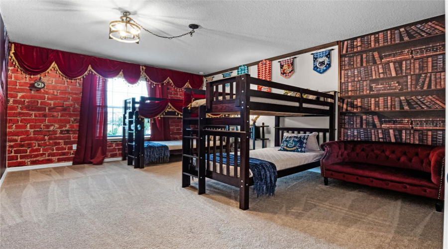 DAVENPORT, Florida 33897, 10 Bedrooms Bedrooms, ,8 BathroomsBathrooms,Residential,For Sale,LANA,0,MFRO6350469