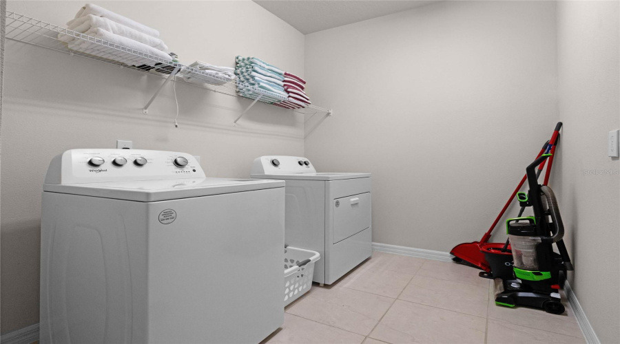 DAVENPORT, Florida 33897, 10 Bedrooms Bedrooms, ,8 BathroomsBathrooms,Residential,For Sale,LANA,0,MFRO6350469