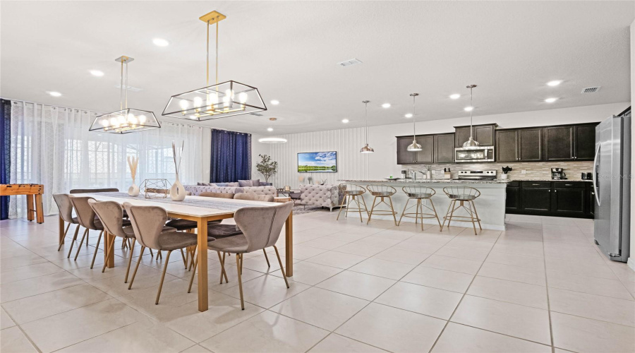 DAVENPORT, Florida 33897, 10 Bedrooms Bedrooms, ,8 BathroomsBathrooms,Residential,For Sale,LANA,0,MFRO6350469