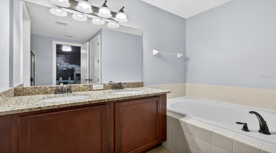 KISSIMMEE, Florida 34747, 10 Bedrooms Bedrooms, ,10 BathroomsBathrooms,Residential,For Sale,LASSO,0,MFRO6350262