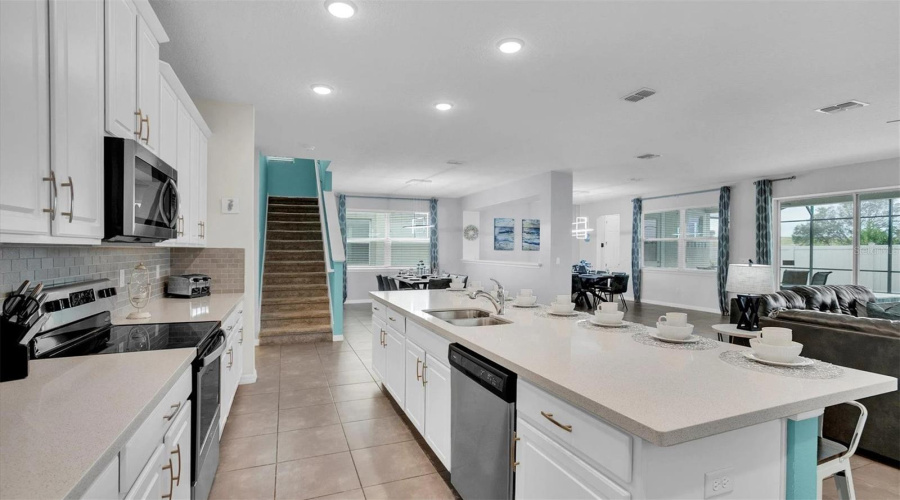 KISSIMMEE, Florida 34747, 9 Bedrooms Bedrooms, ,6 BathroomsBathrooms,Residential,For Sale,CARIBBEAN VIEW,0,MFRO6263231