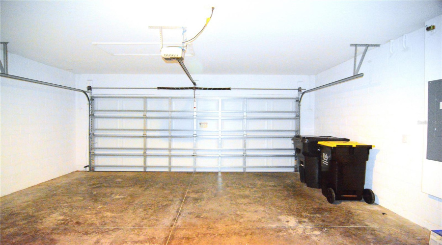 DAVENPORT, Florida 33897, 5 Bedrooms Bedrooms, ,3 BathroomsBathrooms,Residential,For Sale,COSTA BLANCA,0,MFRO6350289