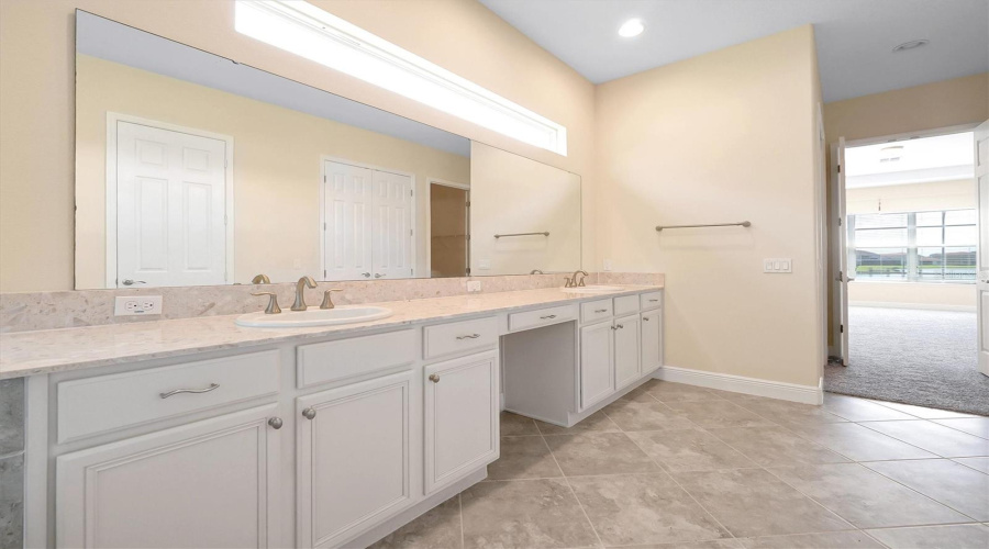 KISSIMMEE, Florida 34746, 5 Bedrooms Bedrooms, ,4 BathroomsBathrooms,Residential,For Sale,SPINNAKER,0,MFRO6350530