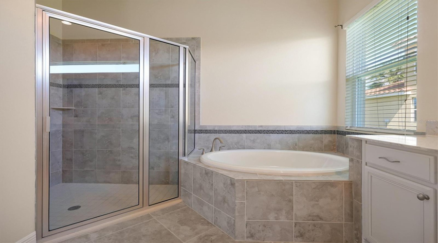 KISSIMMEE, Florida 34746, 5 Bedrooms Bedrooms, ,4 BathroomsBathrooms,Residential,For Sale,SPINNAKER,0,MFRO6350530