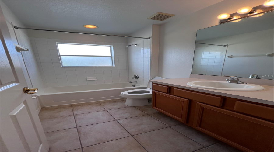 DAVENPORT, Florida 33837, 6 Bedrooms Bedrooms, ,4 BathroomsBathrooms,Residential,For Sale,ROSSO,0,MFRG5102888