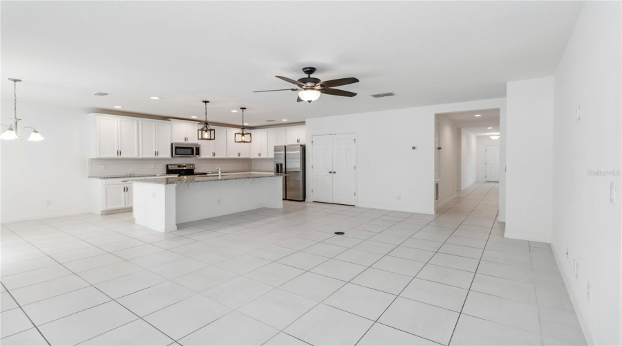 DAVENPORT, Florida 33837, 4 Bedrooms Bedrooms, ,2 BathroomsBathrooms,Residential,For Sale,AVENAL,0,MFRO6303370