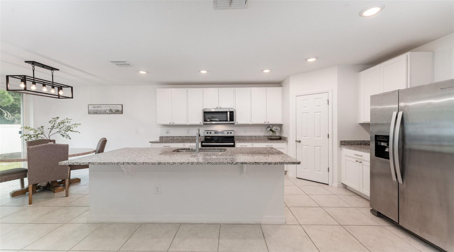 DAVENPORT, Florida 33896, 4 Bedrooms Bedrooms, ,3 BathroomsBathrooms,Residential,For Sale,VISTA VILLAGES,0,MFRTB8435503