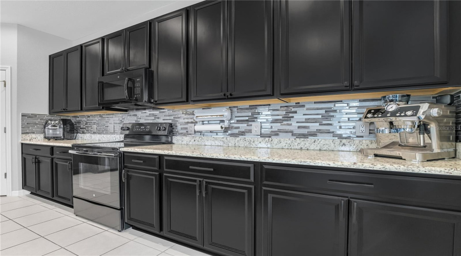 DAVENPORT, Florida 33896, 3 Bedrooms Bedrooms, ,2 BathroomsBathrooms,Residential,For Sale,ABERDEEN,0,MFRS5136266