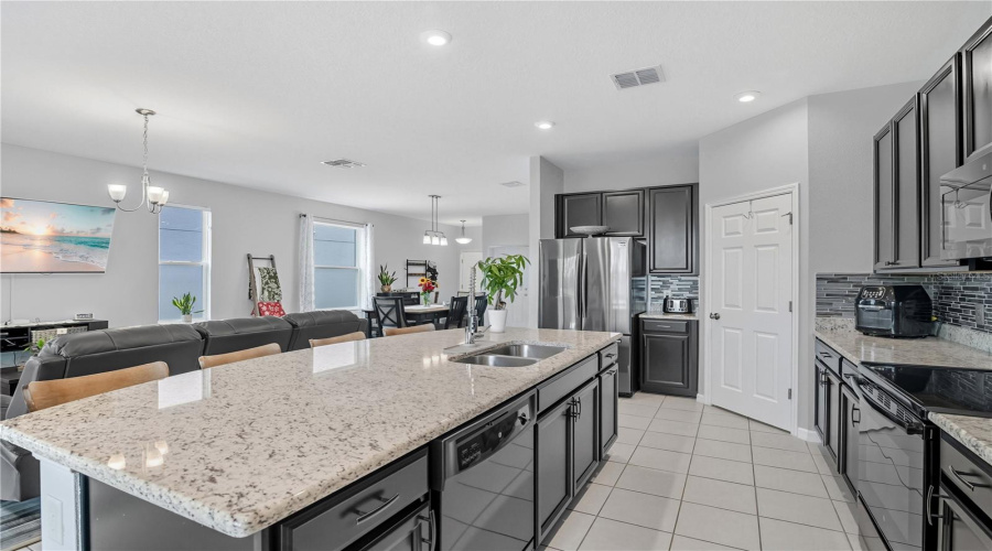 DAVENPORT, Florida 33896, 3 Bedrooms Bedrooms, ,2 BathroomsBathrooms,Residential,For Sale,ABERDEEN,0,MFRS5136266