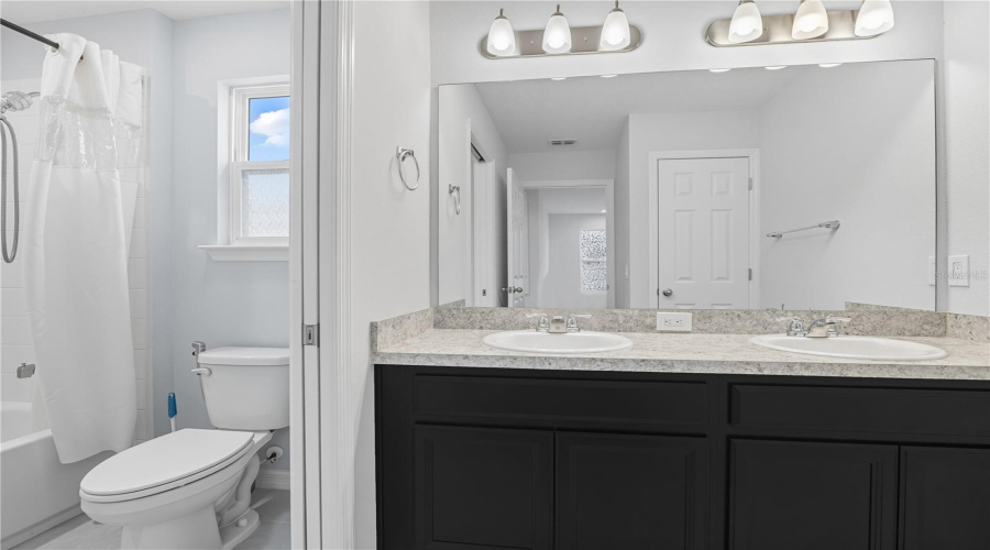 DAVENPORT, Florida 33896, 3 Bedrooms Bedrooms, ,2 BathroomsBathrooms,Residential,For Sale,ABERDEEN,0,MFRS5136266