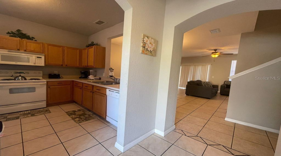 DAVENPORT, Florida 33897, 3 Bedrooms Bedrooms, ,2 BathroomsBathrooms,Residential,For Sale,CAMBRIA,0,MFRO6348362