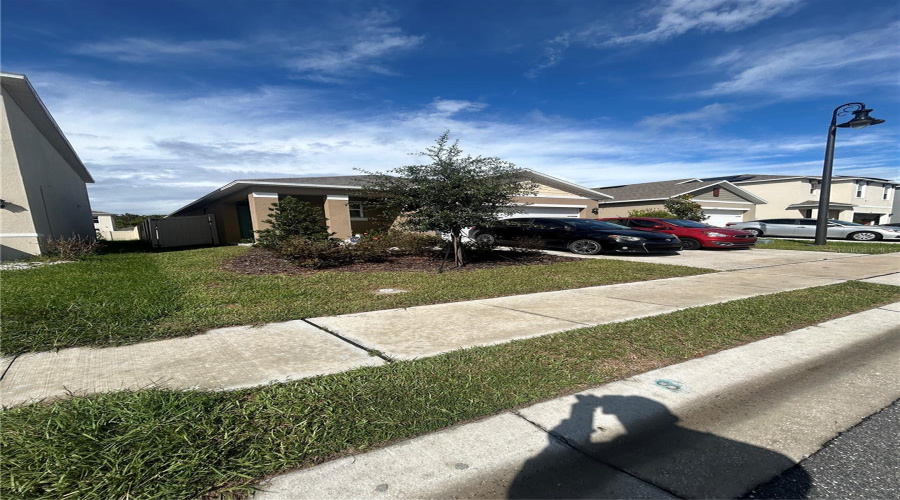 DAVENPORT, Florida 33837, 3 Bedrooms Bedrooms, ,2 BathroomsBathrooms,Residential,For Sale,BERRY,0,MFRS5136280