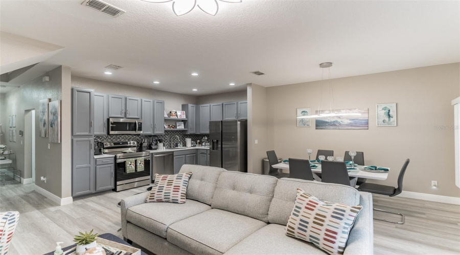 KISSIMMEE, Florida 34746, 4 Bedrooms Bedrooms, ,3 BathroomsBathrooms,Residential,For Sale,CARAVELLE,0,MFRO6350474