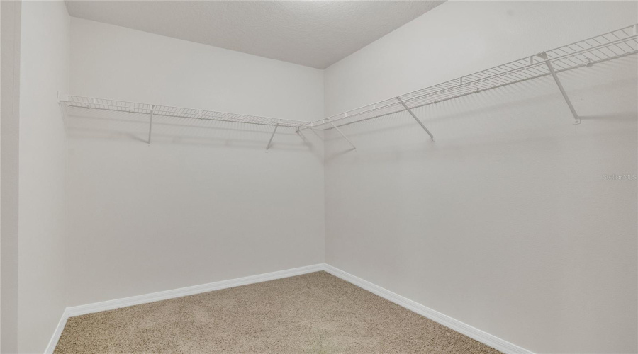 DAVENPORT, Florida 33896, 5 Bedrooms Bedrooms, ,4 BathroomsBathrooms,Residential,For Sale,SANDY RIDGE,0,MFRO6350111