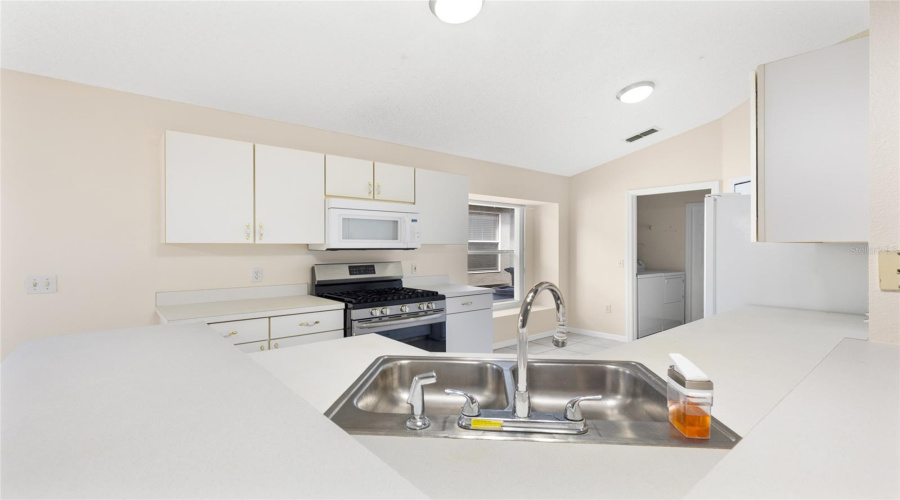 DAVENPORT, Florida 33837, 3 Bedrooms Bedrooms, ,2 BathroomsBathrooms,Residential,For Sale,ROYAL RIDGE,0,MFRO6350823