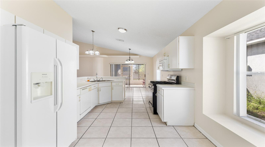DAVENPORT, Florida 33837, 3 Bedrooms Bedrooms, ,2 BathroomsBathrooms,Residential,For Sale,ROYAL RIDGE,0,MFRO6350823