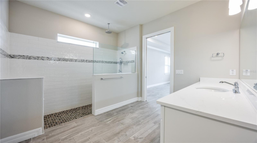 ORLANDO, Florida 32836, 6 Bedrooms Bedrooms, ,3 BathroomsBathrooms,Residential,For Sale,LEAF GROVE,0,MFRO6350488