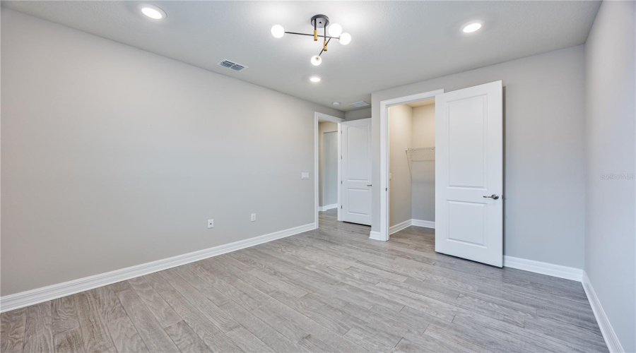 ORLANDO, Florida 32836, 6 Bedrooms Bedrooms, ,3 BathroomsBathrooms,Residential,For Sale,LEAF GROVE,0,MFRO6350488
