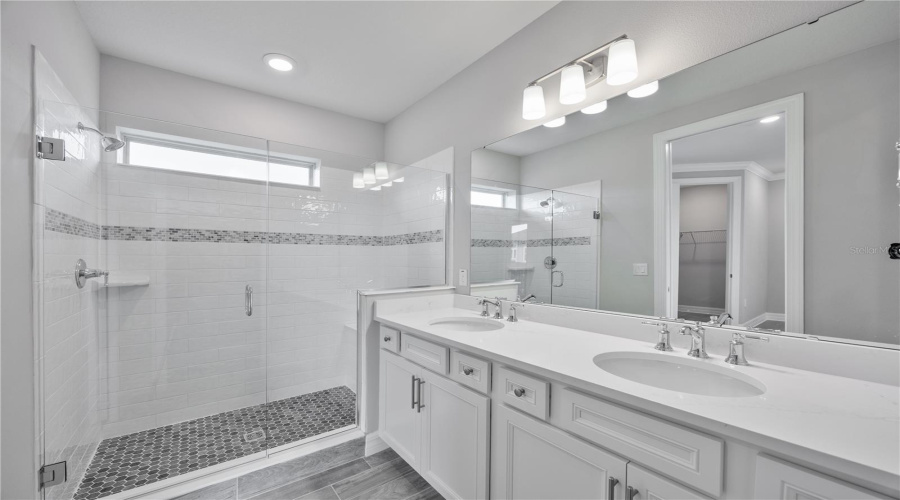 ORLANDO, Florida 32836, 6 Bedrooms Bedrooms, ,3 BathroomsBathrooms,Residential,For Sale,LEAF GROVE,0,MFRO6350488