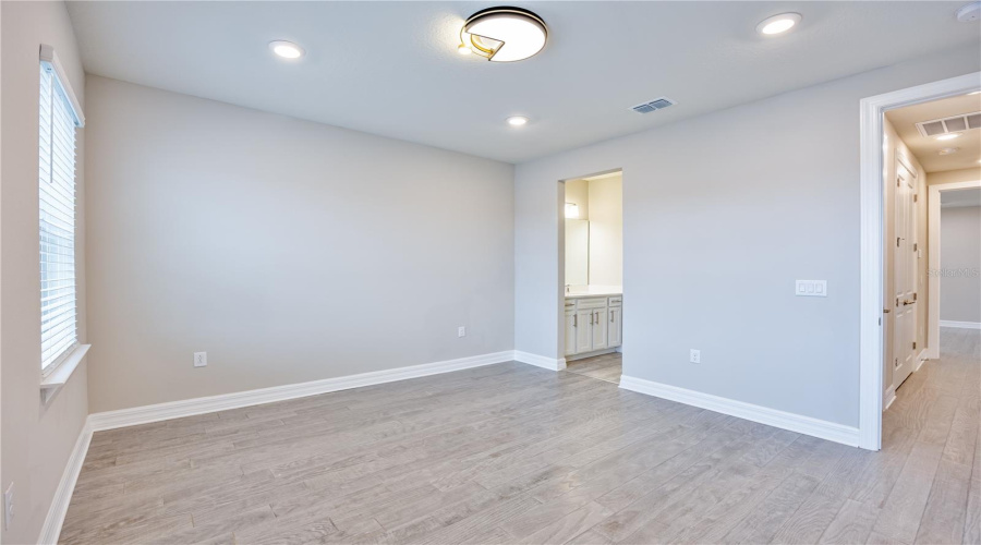 ORLANDO, Florida 32836, 6 Bedrooms Bedrooms, ,3 BathroomsBathrooms,Residential,For Sale,LEAF GROVE,0,MFRO6350488