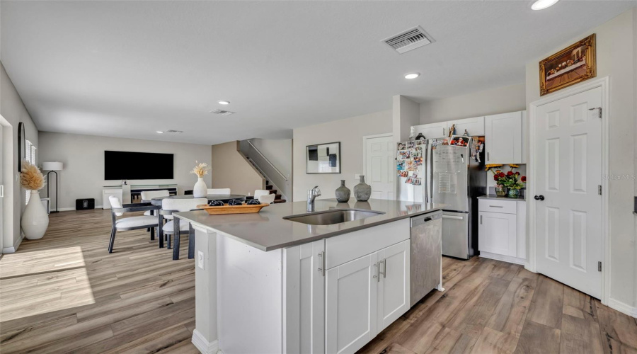 DAVENPORT, Florida 33837, 5 Bedrooms Bedrooms, ,3 BathroomsBathrooms,Residential,For Sale,OAKWOOD,0,MFRS5136298