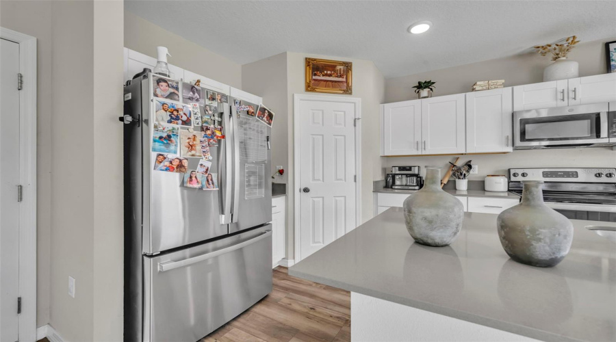 DAVENPORT, Florida 33837, 5 Bedrooms Bedrooms, ,3 BathroomsBathrooms,Residential,For Sale,OAKWOOD,0,MFRS5136298
