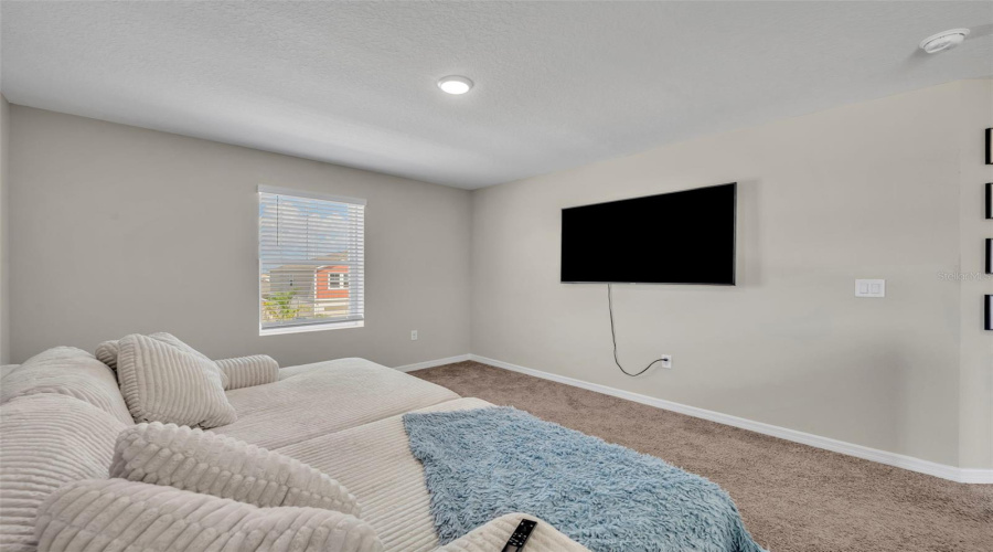 DAVENPORT, Florida 33837, 5 Bedrooms Bedrooms, ,3 BathroomsBathrooms,Residential,For Sale,OAKWOOD,0,MFRS5136298