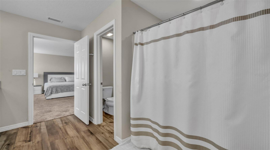 DAVENPORT, Florida 33837, 5 Bedrooms Bedrooms, ,3 BathroomsBathrooms,Residential,For Sale,OAKWOOD,0,MFRS5136298