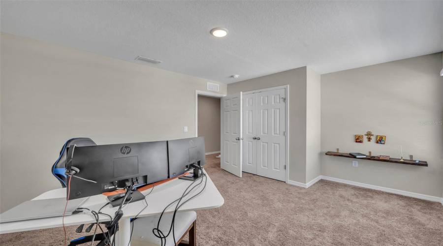 DAVENPORT, Florida 33837, 5 Bedrooms Bedrooms, ,3 BathroomsBathrooms,Residential,For Sale,OAKWOOD,0,MFRS5136298