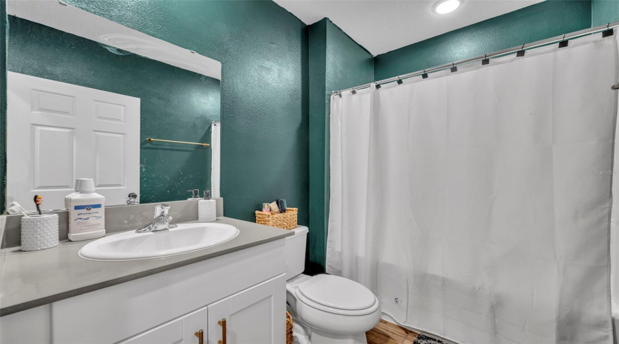 DAVENPORT, Florida 33837, 5 Bedrooms Bedrooms, ,3 BathroomsBathrooms,Residential,For Sale,OAKWOOD,0,MFRS5136298