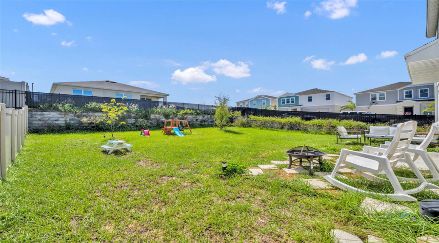 DAVENPORT, Florida 33837, 5 Bedrooms Bedrooms, ,3 BathroomsBathrooms,Residential,For Sale,OAKWOOD,0,MFRS5136298