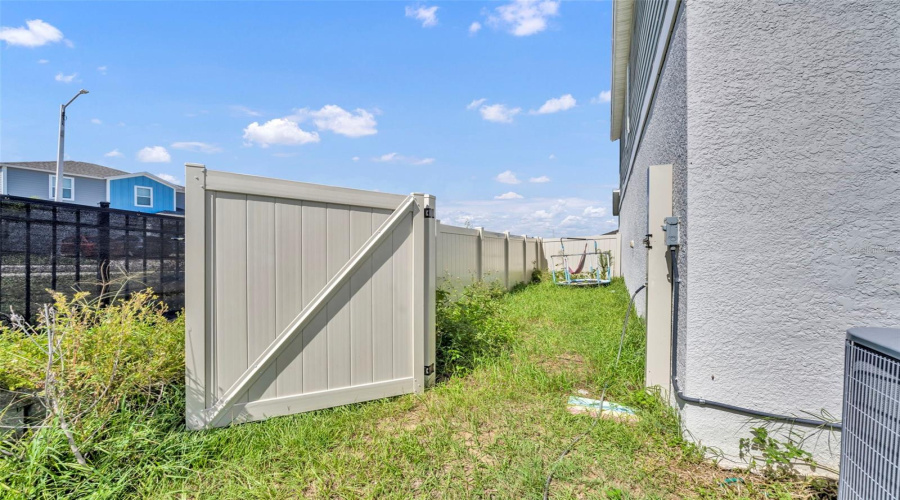 DAVENPORT, Florida 33837, 5 Bedrooms Bedrooms, ,3 BathroomsBathrooms,Residential,For Sale,OAKWOOD,0,MFRS5136298