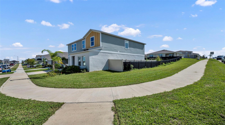 DAVENPORT, Florida 33837, 5 Bedrooms Bedrooms, ,3 BathroomsBathrooms,Residential,For Sale,OAKWOOD,0,MFRS5136298
