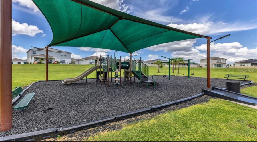 DAVENPORT, Florida 33837, 5 Bedrooms Bedrooms, ,3 BathroomsBathrooms,Residential,For Sale,OAKWOOD,0,MFRS5136298