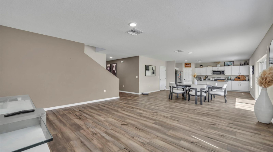 DAVENPORT, Florida 33837, 5 Bedrooms Bedrooms, ,3 BathroomsBathrooms,Residential,For Sale,OAKWOOD,0,MFRS5136298