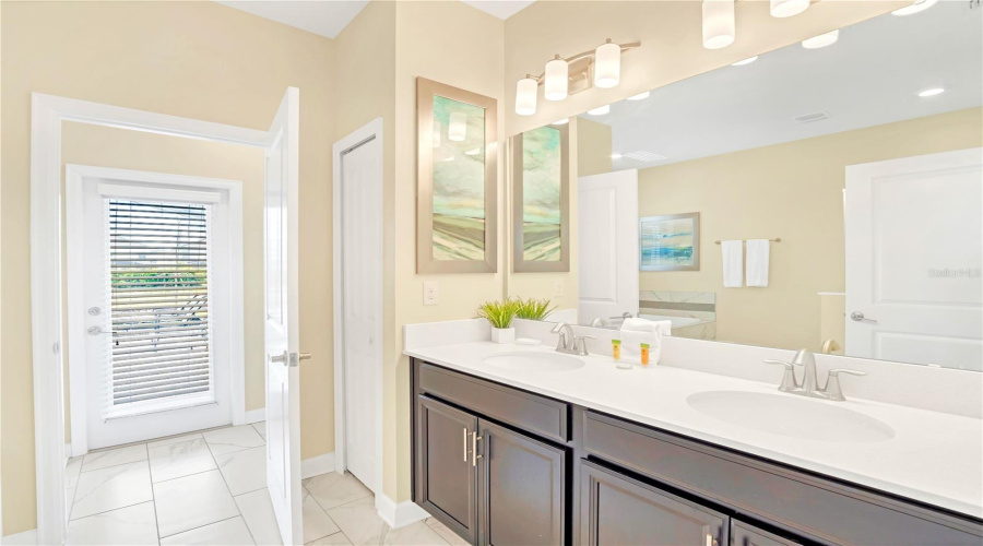 DAVENPORT, Florida 33896, 8 Bedrooms Bedrooms, ,5 BathroomsBathrooms,Residential,For Sale,MAIDSTONE,0,MFRO6351186