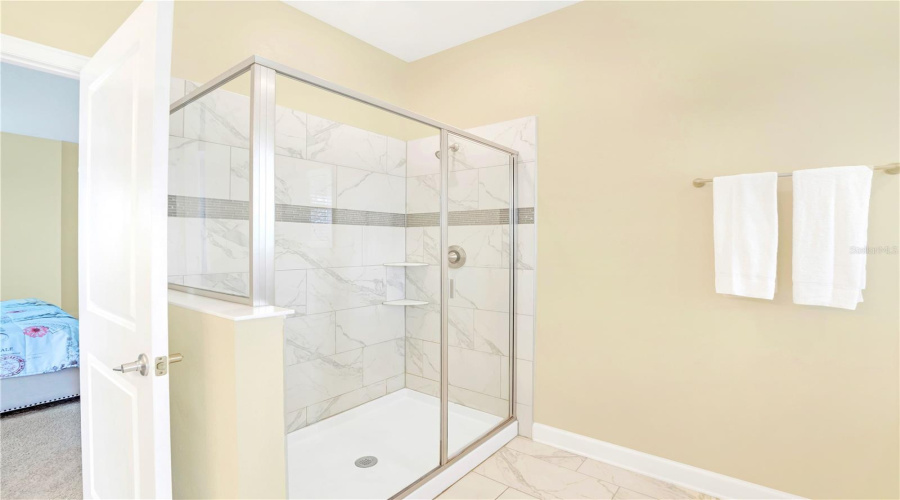 DAVENPORT, Florida 33896, 8 Bedrooms Bedrooms, ,5 BathroomsBathrooms,Residential,For Sale,MAIDSTONE,0,MFRO6351186
