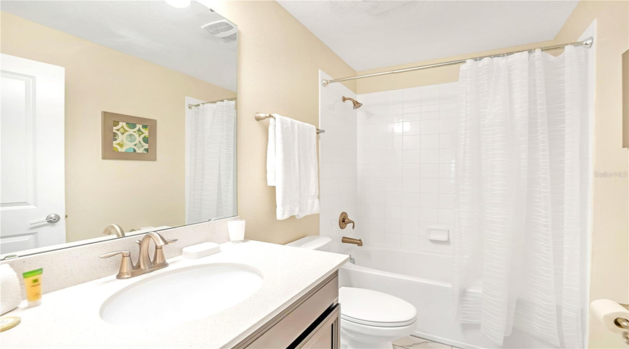 DAVENPORT, Florida 33896, 8 Bedrooms Bedrooms, ,5 BathroomsBathrooms,Residential,For Sale,MAIDSTONE,0,MFRO6351186