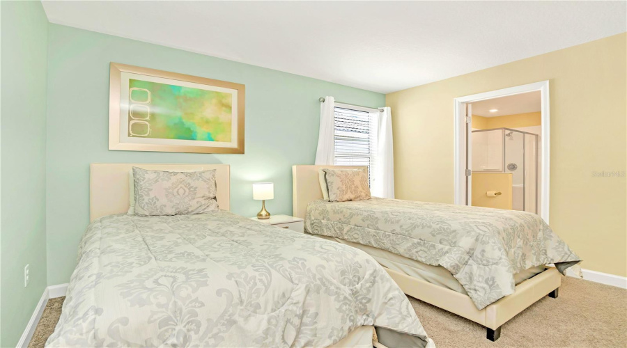 DAVENPORT, Florida 33896, 8 Bedrooms Bedrooms, ,5 BathroomsBathrooms,Residential,For Sale,MAIDSTONE,0,MFRO6351186