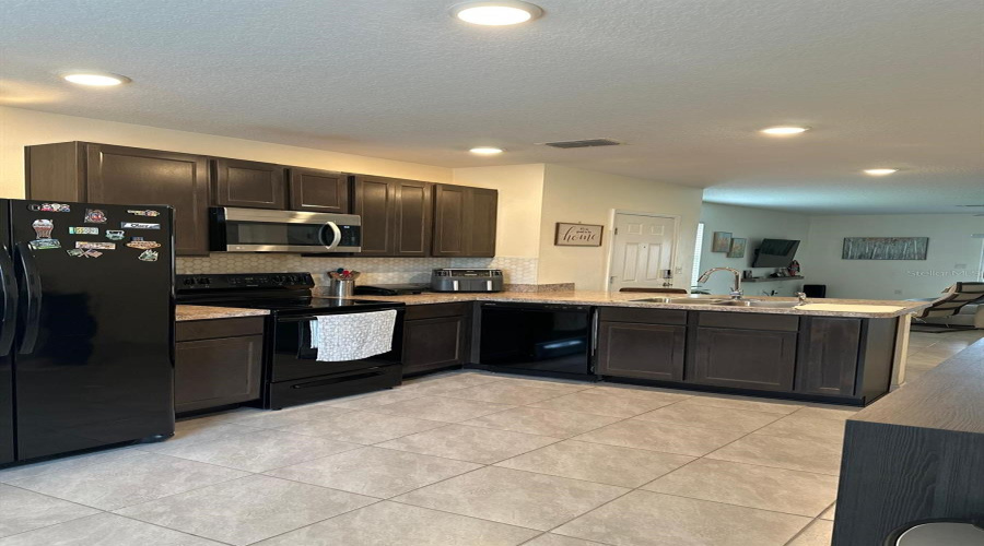 KISSIMMEE, Florida 34747, 3 Bedrooms Bedrooms, ,2 BathroomsBathrooms,Residential,For Sale,CARLOTTA,0,MFRO6351137