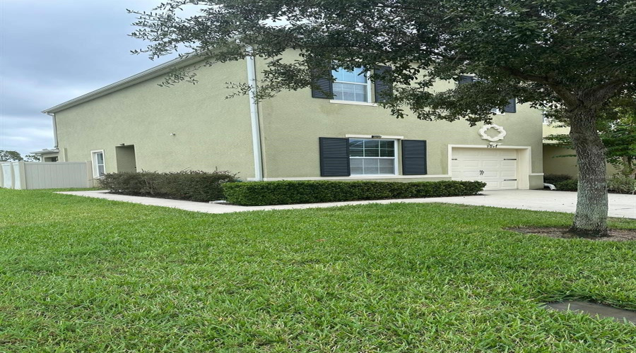 KISSIMMEE, Florida 34747, 3 Bedrooms Bedrooms, ,2 BathroomsBathrooms,Residential,For Sale,CARLOTTA,0,MFRO6351137
