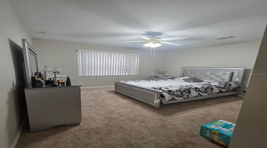 DAVENPORT, Florida 33897, 6 Bedrooms Bedrooms, ,4 BathroomsBathrooms,Residential,For Sale,ALDRIDGE,0,MFRO6351393