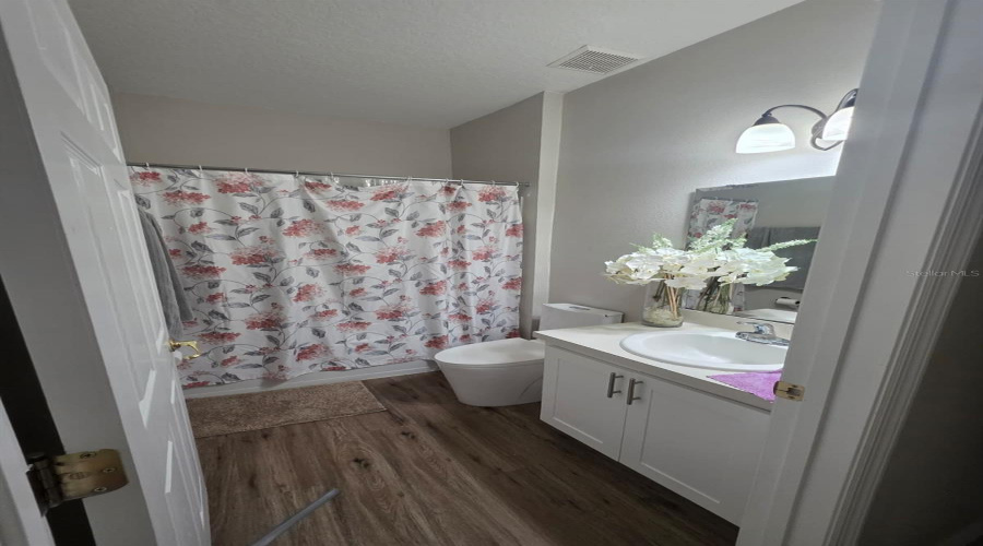 DAVENPORT, Florida 33897, 6 Bedrooms Bedrooms, ,4 BathroomsBathrooms,Residential,For Sale,ALDRIDGE,0,MFRO6351393