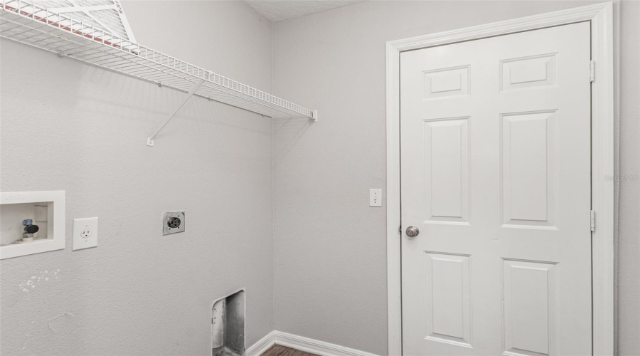DAVENPORT, Florida 33837, 4 Bedrooms Bedrooms, ,3 BathroomsBathrooms,Residential,For Sale,SILVER PALMS CIR,0,MFRO6348416