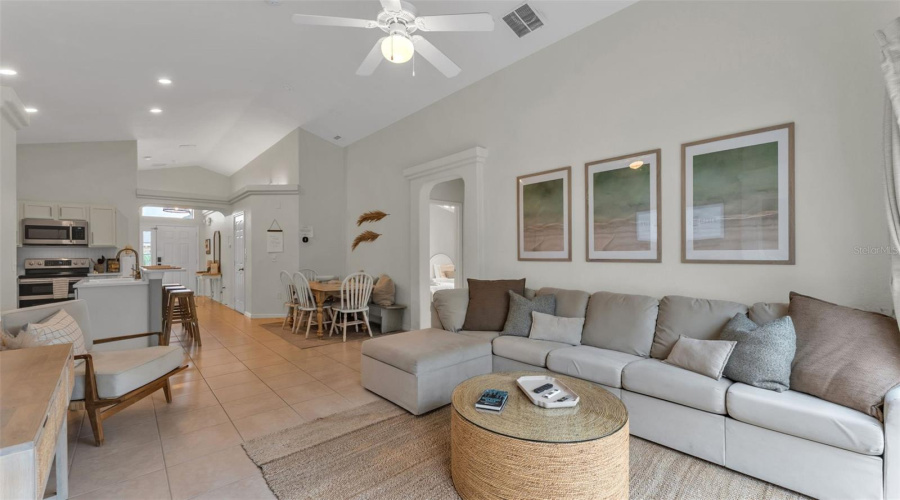 DAVENPORT, Florida 33837, 4 Bedrooms Bedrooms, ,2 BathroomsBathrooms,Residential,For Sale,VIZCAY,0,MFRL4956509