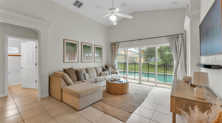 DAVENPORT, Florida 33837, 4 Bedrooms Bedrooms, ,2 BathroomsBathrooms,Residential,For Sale,VIZCAY,0,MFRL4956509