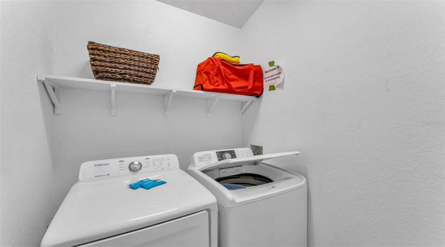 DAVENPORT, Florida 33837, 4 Bedrooms Bedrooms, ,2 BathroomsBathrooms,Residential,For Sale,VIZCAY,0,MFRL4956509
